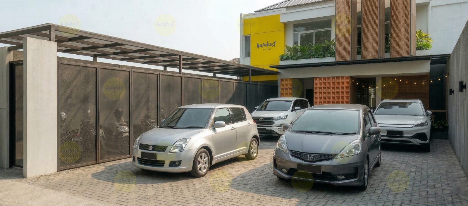 Parkir Motor dan Mobil